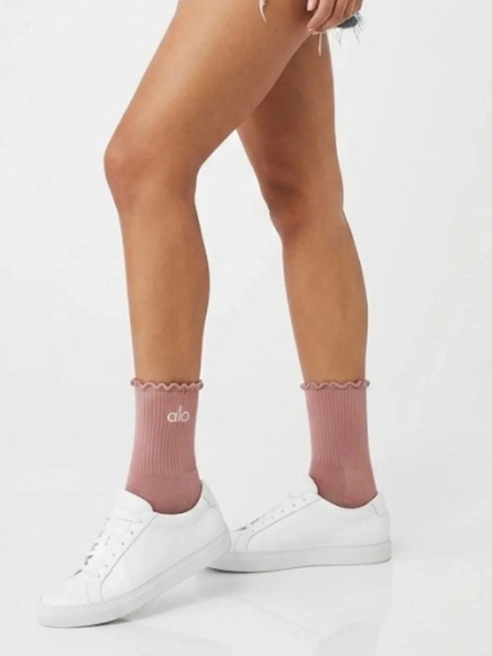 alo look alike socks! Women's Ribbed Scallop Crew Socks in Dusty Rose